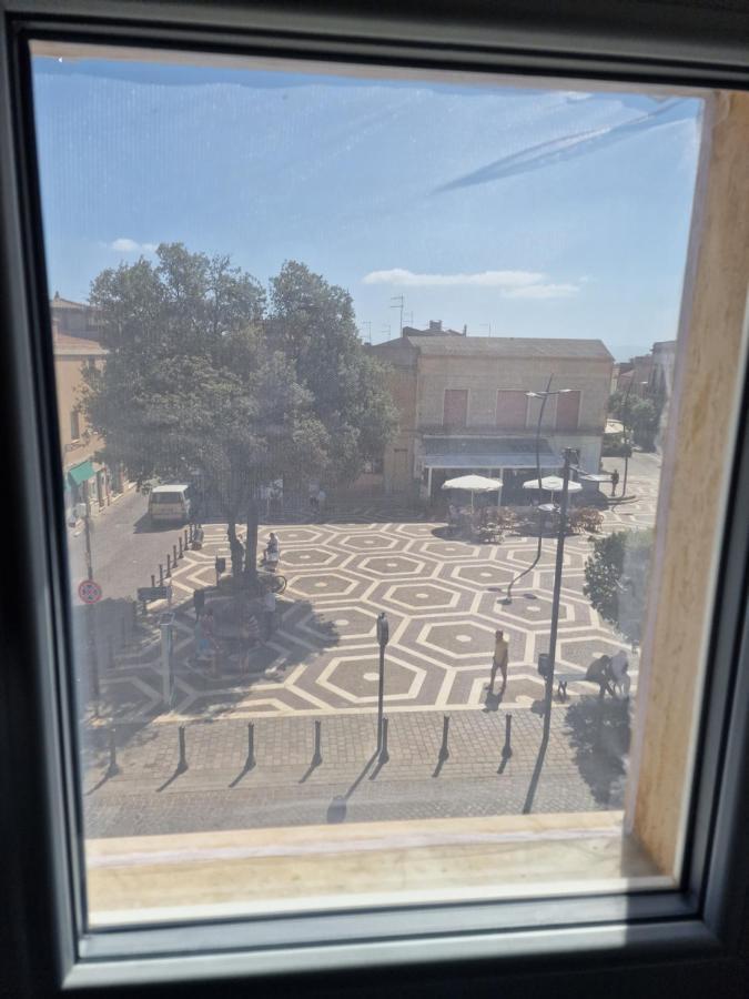 Appartamento Nella Piazza Centrale, Con Terrazza SantʼAntìoco 外观 照片